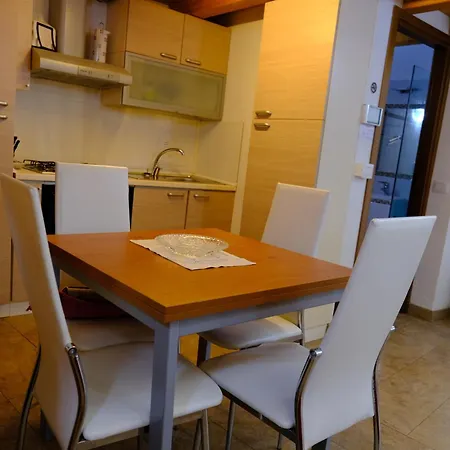 La Casa Dei Sarti Cozy Center Apartment Varenna