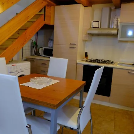 Semesterbostad La Casa Dei Sarti Varenna